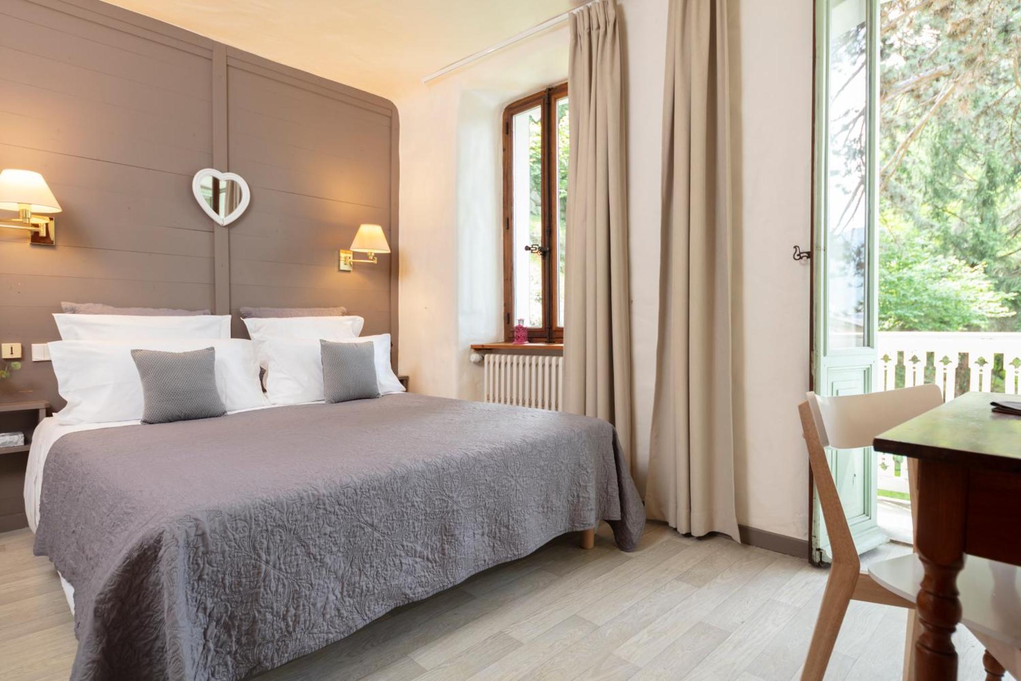 Hotel Le Belvedere บรีดเดอ-เล-แบ็ง ภายนอก รูปภาพ