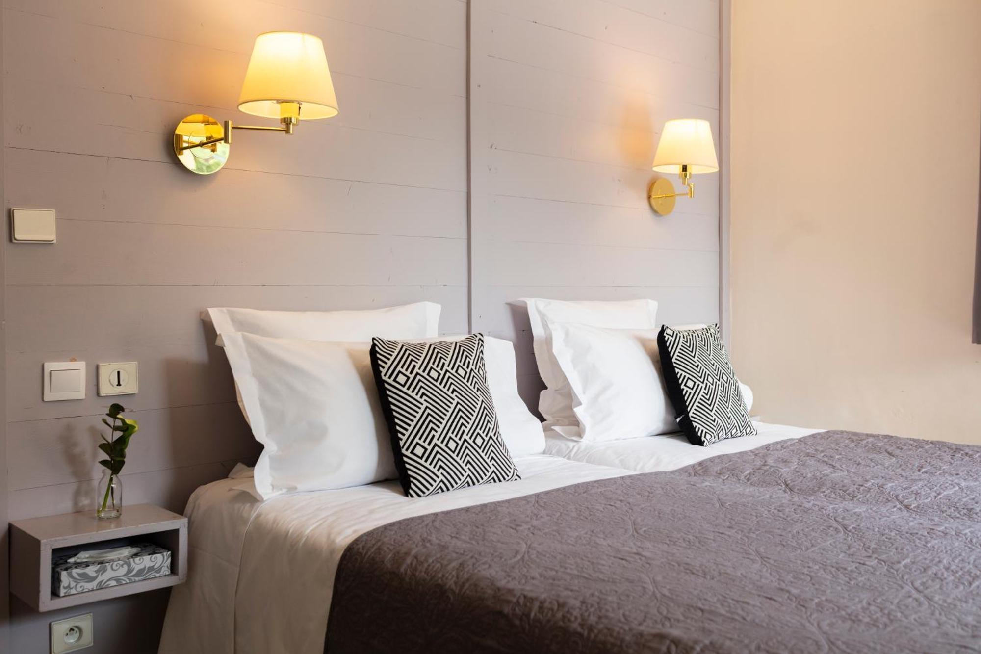 Hotel Le Belvedere บรีดเดอ-เล-แบ็ง ภายนอก รูปภาพ